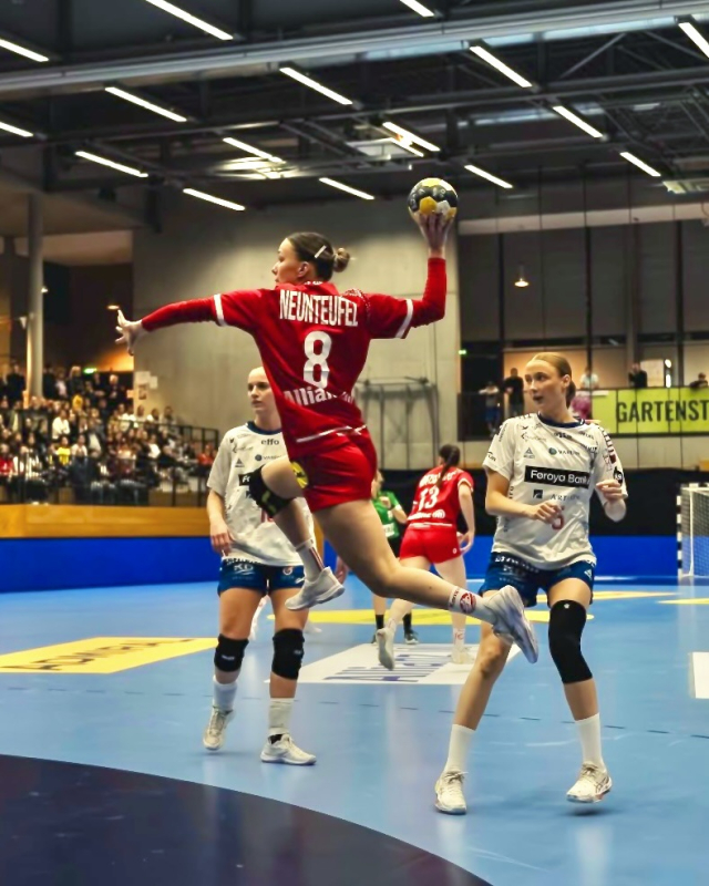 𝗠𝗚𝗔 𝗙Ü𝗥 Ö𝗦𝗧𝗘𝗥𝗥𝗘𝗜𝗖𝗛! 🇦🇹🦁💙

Von der Hollgasse ins österreichische Nationalteam! 🤾‍♀️✨

Ein besonderes Wochenende für unsere MGA-Familie: Gleich fünf unserer Spielerinnen waren für Österreich im Einsatz – vom A-Nationalteam bis zu den Nachwuchsauswahlen! 🔥

🇦🇹 A-Nationalteam | gegen Färöer in Tulln
💙 Leonie Neunteufel

🇦🇹 Nationalteam 2008 | gegen Polen
💙 Elena Dorfinger
💙 Chiamaka Igwebuike

🇦🇹 Nationalteam 2010 | gegen die Slowakei
💙 Yoana Koller
💙 Annika Duchek

Auch auf der Trainerbank ist MGA vertreten: Monika Stefanoska und Torwarttrainer Florian Maier gehören zum Betreuerteam des Jahrgangs 2010! 💪

Fünf Spielerinnen, zwei Trainer – eine MGA-Familie! 🦁💙

Wir sind unglaublich stolz auf euch! 🇦🇹✨

#mgafivers #handballaustria #womenshandball #handball #mgafamily