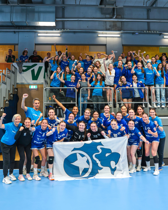 WAS. FÜR. EIN. ABEND. 💙🤍
Sieg gegen Hypo und pure Emotionen nach dem Schlusspfiff! 🔥
Diese Momente gehören dem ganzen Team, aber auch EUCH — danke an alle Fans für eure unglaubliche Unterstützung von der Tribüne! 🙌 Gemeinsam sind wir stärker! 💪

#mgafivers #handballaustria #womenshandball #handball #mgafamily